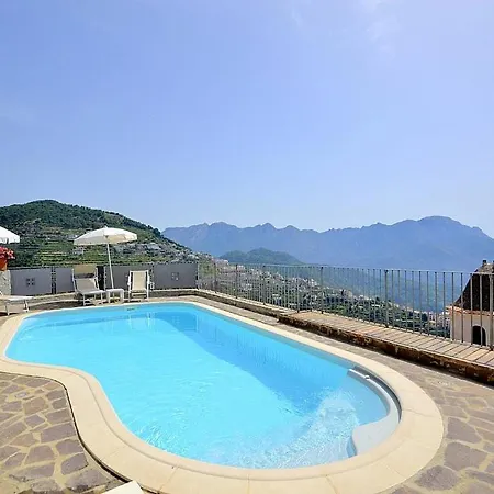 Apartment Sleeps 6 Pool Air Con Wifi