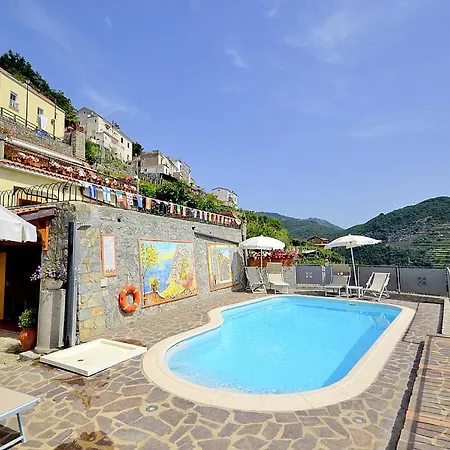 Sleeps 6 Pool Air Con Wifi *