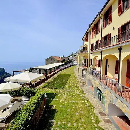 Sleeps 6 Pool Air Con Wifi *