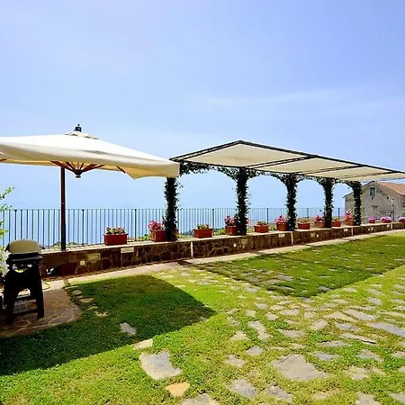 Apartment Sleeps 6 Pool Air Con Wifi
