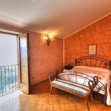Sleeps 6 Pool Air Con Wifi *