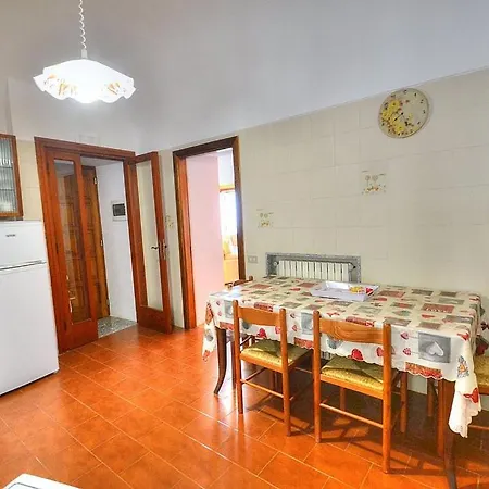 Sleeps 6 Pool Air Con Wifi * Scala