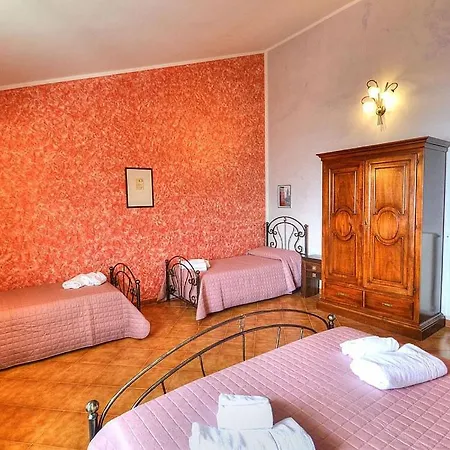 Apartment Sleeps 6 Pool Air Con Wifi Scala