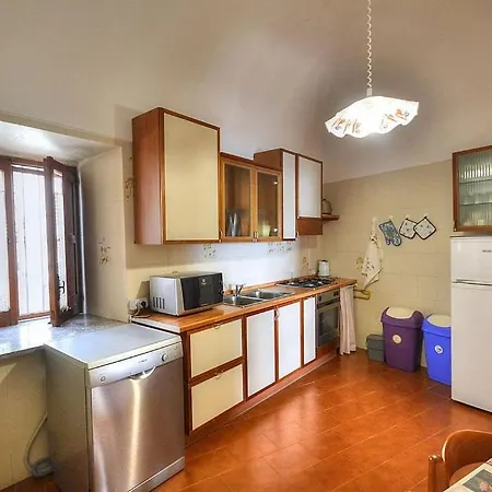 Sleeps 6 Pool Air Con Wifi